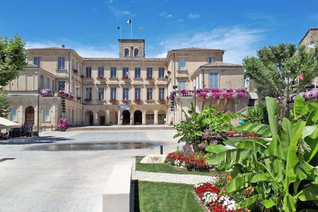 Grand Appartement En Maison De Ville Valréas المظهر الخارجي الصورة