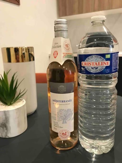 Grand Appartement En Maison De Ville Valréas المظهر الخارجي الصورة