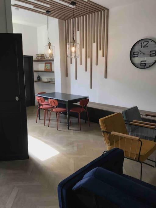 Grand Appartement En Maison De Ville Valréas المظهر الخارجي الصورة